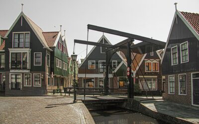 Volendam vs Zaandam for a Day Trip Decision